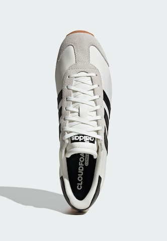 ADIDAS SPORTSWEAR - Sapatilhas baixas 'Runvista' em branco