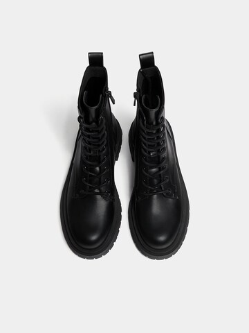 Pull&Bear Schnürstiefelette in Schwarz