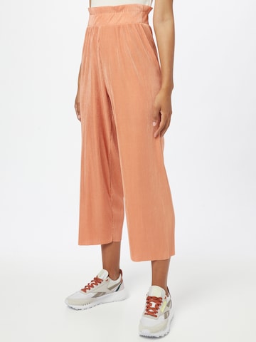 ABOUT YOU Limited Loose fit Pants 'Libby' in Orange: front