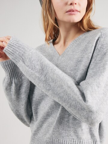 Pull-over 'Derja' Lindex en gris