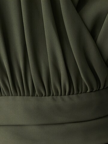 Salopeta 'AURA' de la BWLDR pe verde