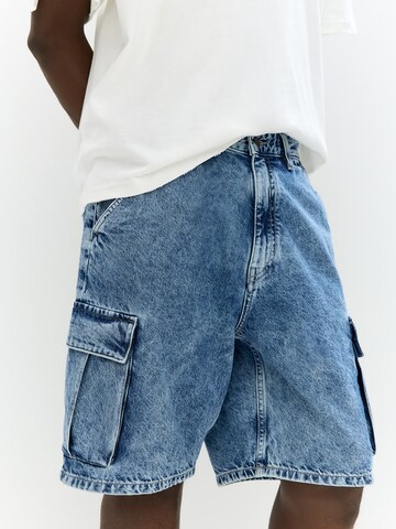 Loosefit Jeans cargo di Pull&Bear in blu
