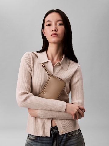 Calvin Klein Наплечная сумка в Коричневый