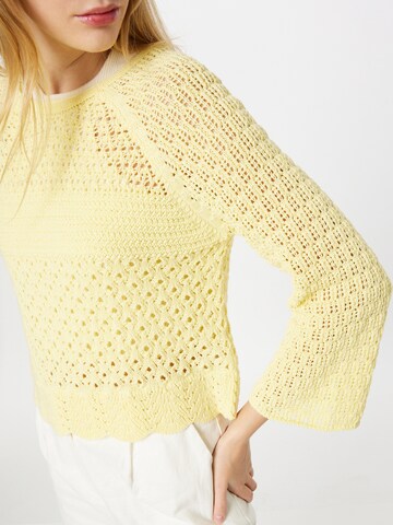 Pull-over 'Kia' ONLY en jaune