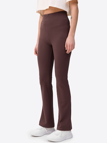 évasé Pantalon de sport 4F en marron