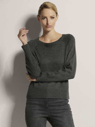 MADELEINE Sweater in Grey: front