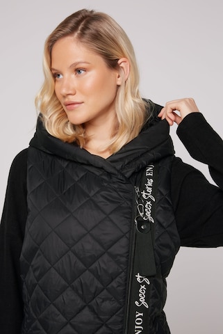 Soccx Vest in Black