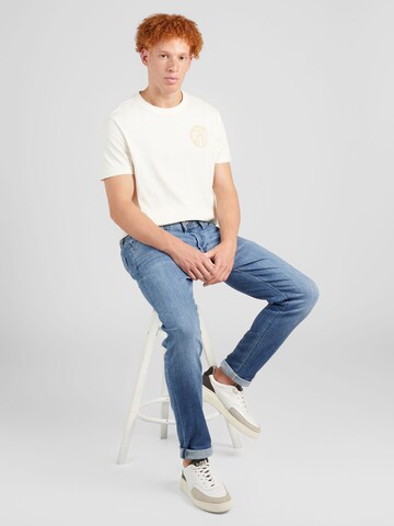 Tricou de la ESPRIT pe alb