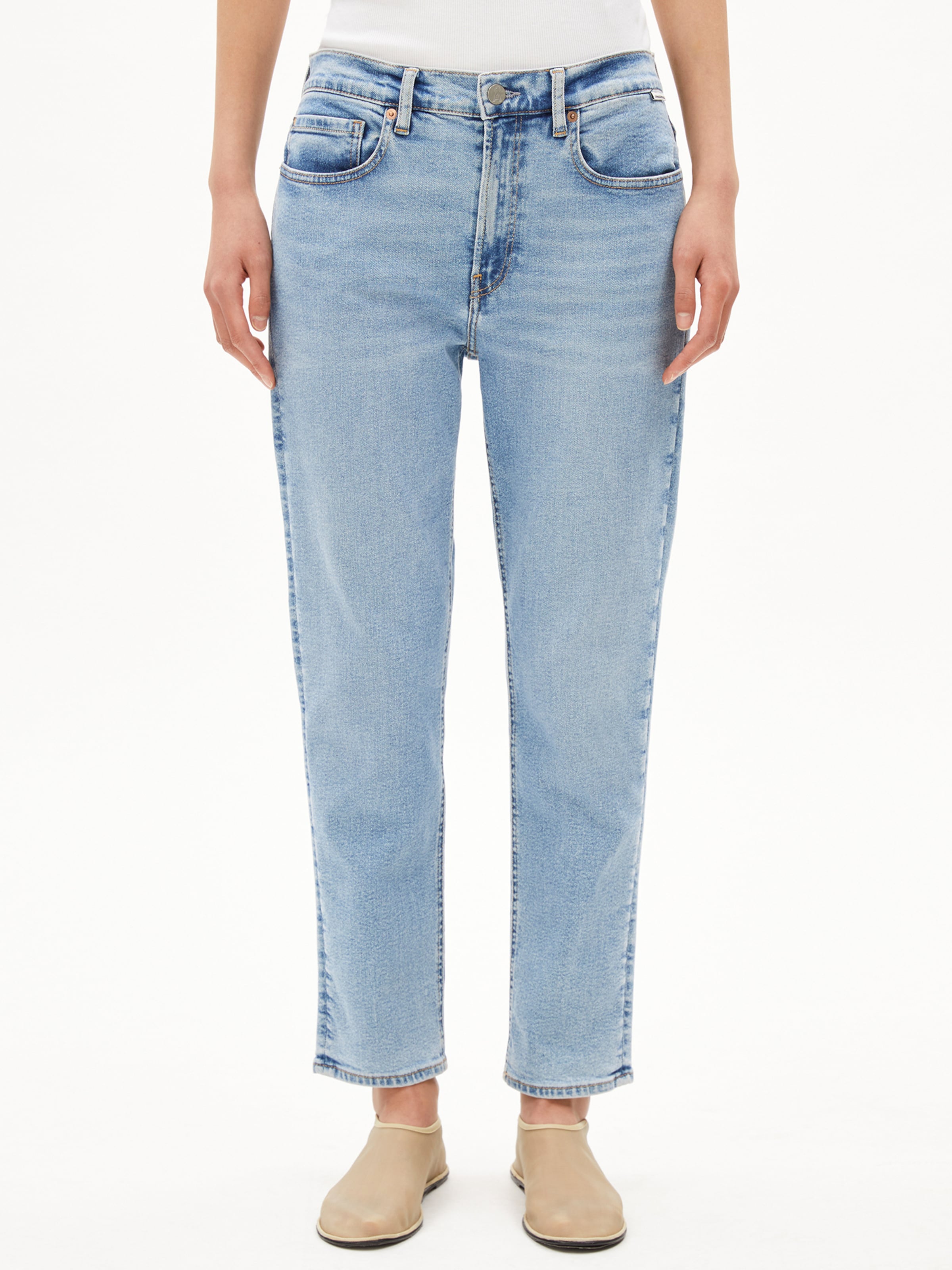 ARMEDANGELS Конический (Tapered) Джинсы в Синий: спереди