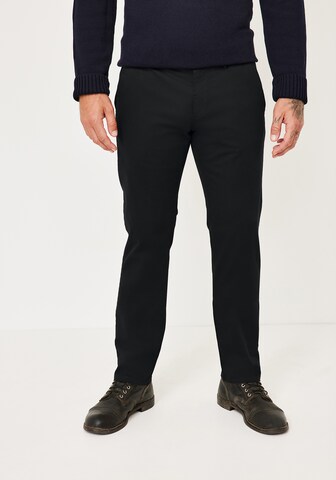 REDPOINT Slim fit Chino Pants in Black: front