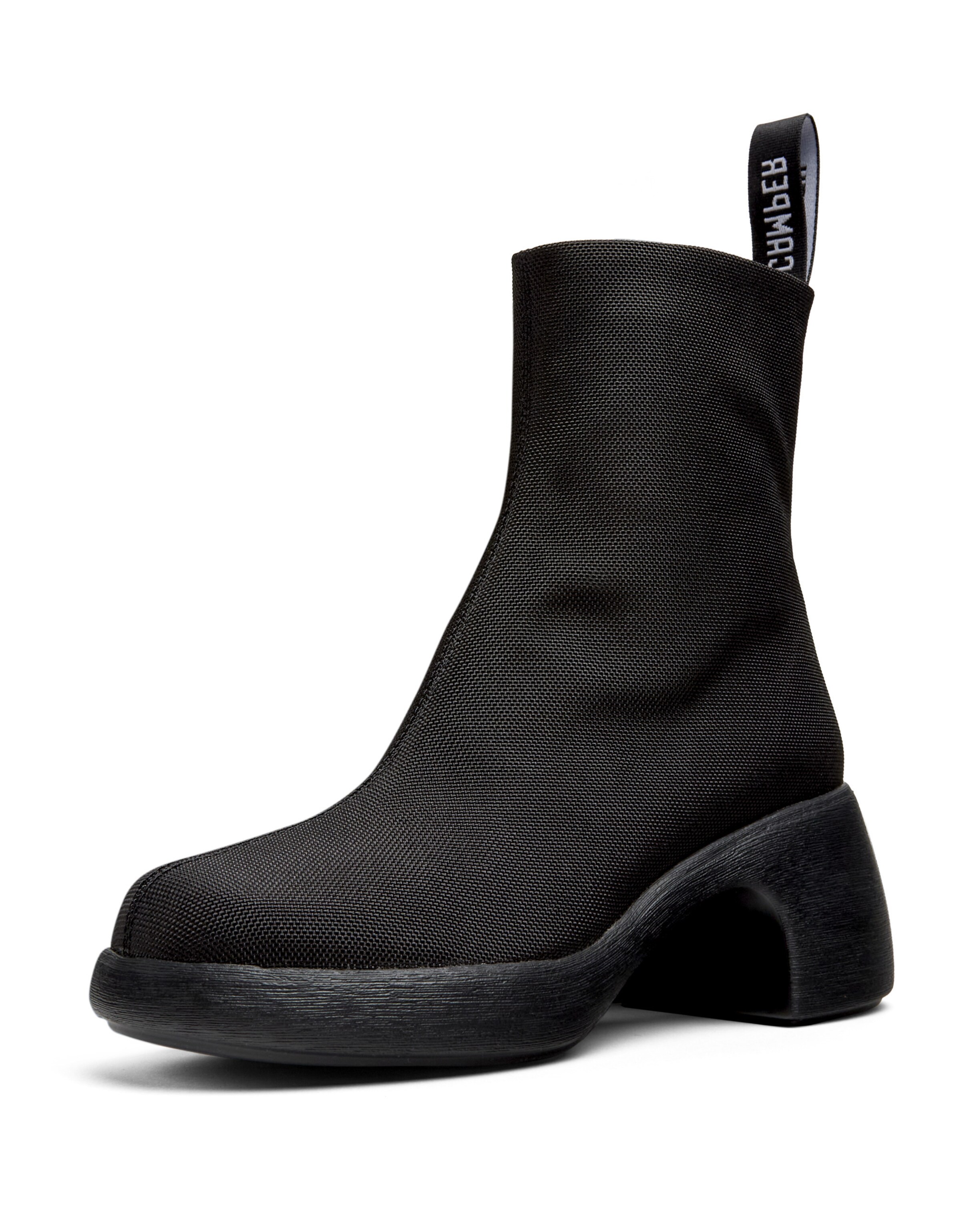 Ankle boots 'Thelma II' di CAMPER in nero: frontale
