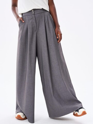 Blue Shadow Wide leg Pants in Grey