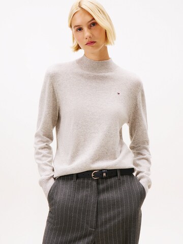 Pull-over TOMMY HILFIGER en gris : devant