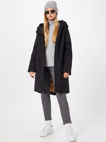 elvine Winter Coat in Black