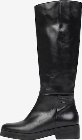 Scalpers Boots in Black: front