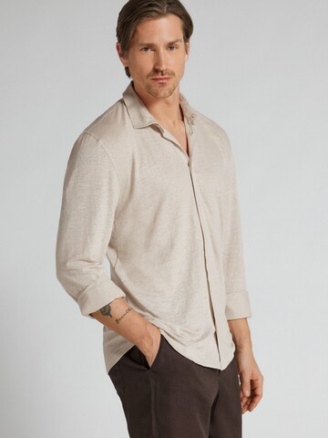 IUMAN Intimissimi Regular fit Button Up Shirt in Beige