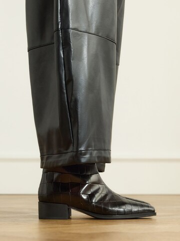 Bottines MANFIELD en marron : devant