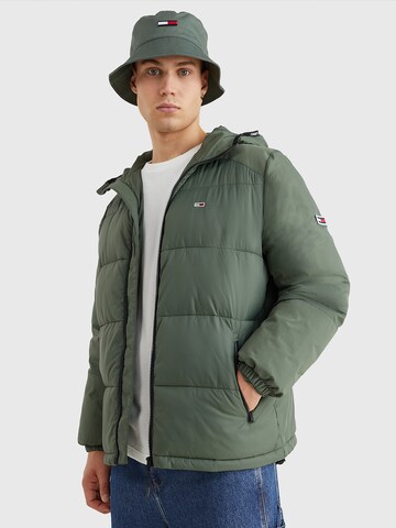 Tommy Jeans Zimní bunda – zelená: přední strana