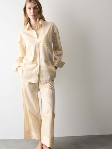 Pigiama di Marks & Spencer in giallo