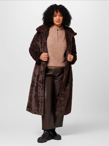 Vero Moda Curve Winter coat 'MONROE' in Brown
