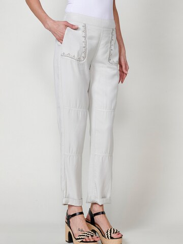 KOROSHI Regular Trousers in White: front