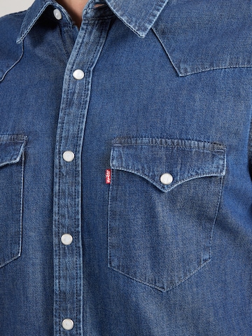 Coupe regular Chemise 'CLASSIC' LEVI'S ® en bleu