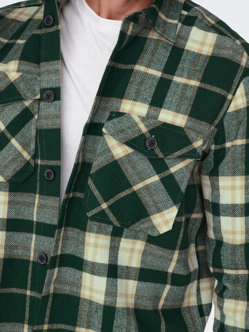 Only & Sons - Ajuste regular Camisa 'Milo' en verde