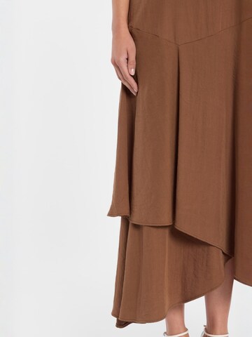 Ana Alcazar Kleid ' Dorimo ' in Braun