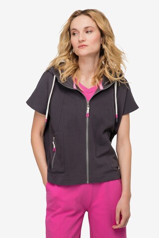 LAURASØN Zip-Up Hoodie in Grey: front