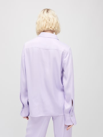 ABOUT YOU x VIAM Studio Shirt 'MARILYN' in Purple