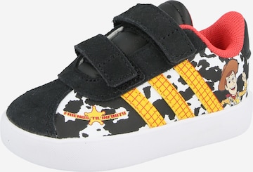 juoda ADIDAS SPORTSWEAR Sportbačiai 'VL COURT TOY STORY': priekis