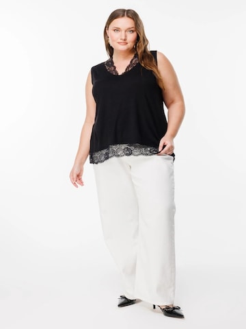 Shape Of You Top in Schwarz: Vorderseite