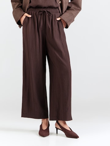OPUS - Pierna ancha Pantalón 'Marou' en marrón: frente