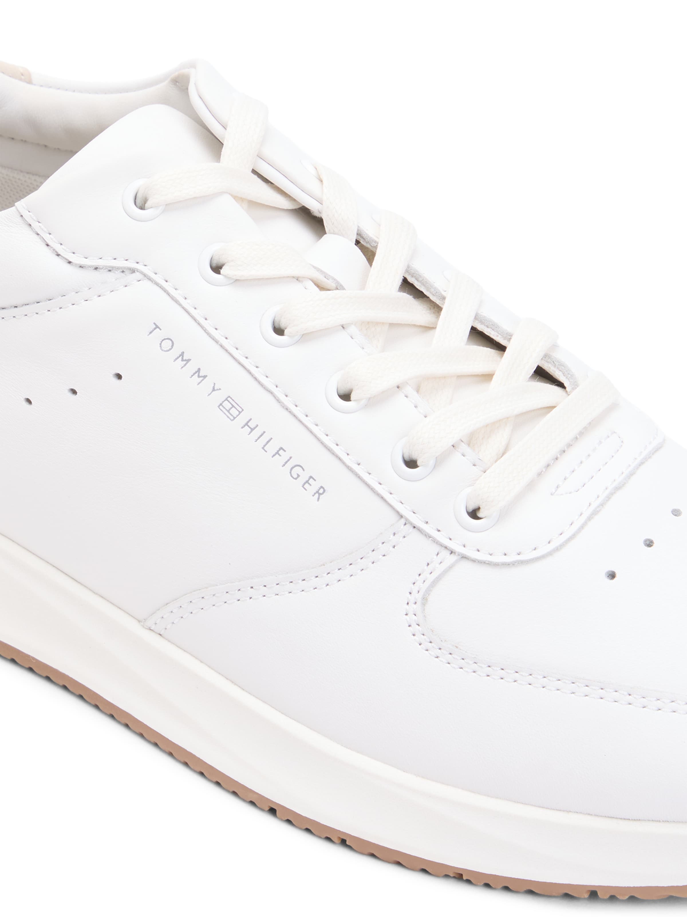 TOMMY HILFIGER Nizke superge 'Newport' | bela barva