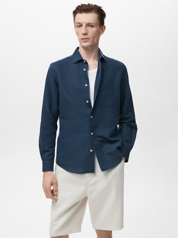 MANGO MAN Regular fit Риза 'AVISPA' в синьо: отпред