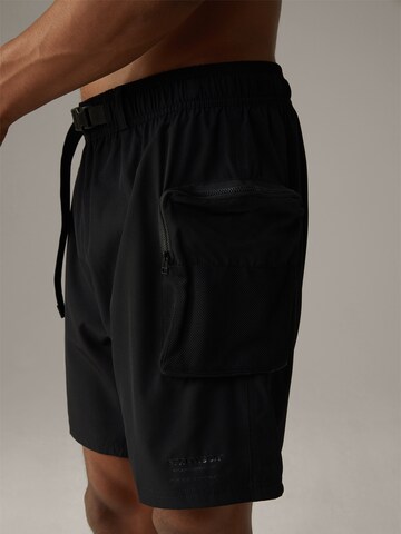 STRELLSON Board Shorts in Black