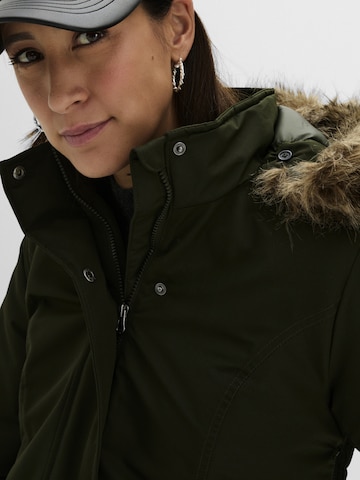 Veste d’hiver ' ' bonprix en vert