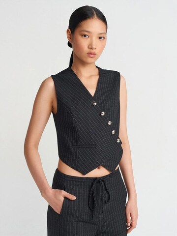 Dilvin Vest 'Westen' in Black: front