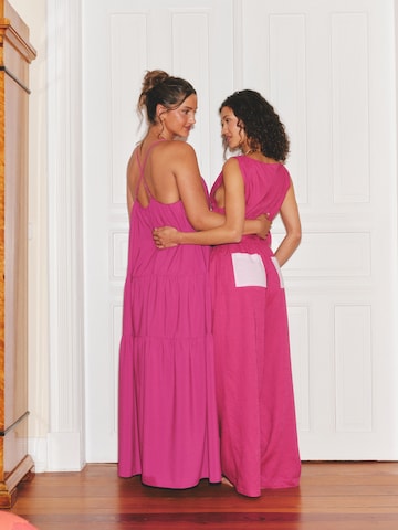 Loosefit Pantaloni di MAKARIĆ in rosso