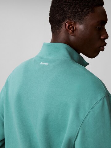 Calvin Klein Jeans Sweatshirt in Grün