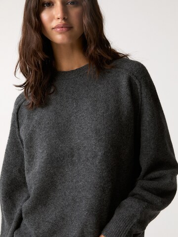 Pull&Bear Pullover in Grau