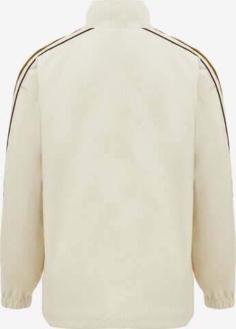 wrest Between-Season Jacket in Beige