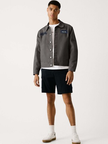 Giacca di mezza stagione 'Red Bull Racing x Pepe Jeans' di Red Bull Racing x Pepe Jeans in grigio