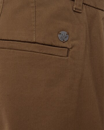 WE Fashion Slim fit Chino trousers in Brown