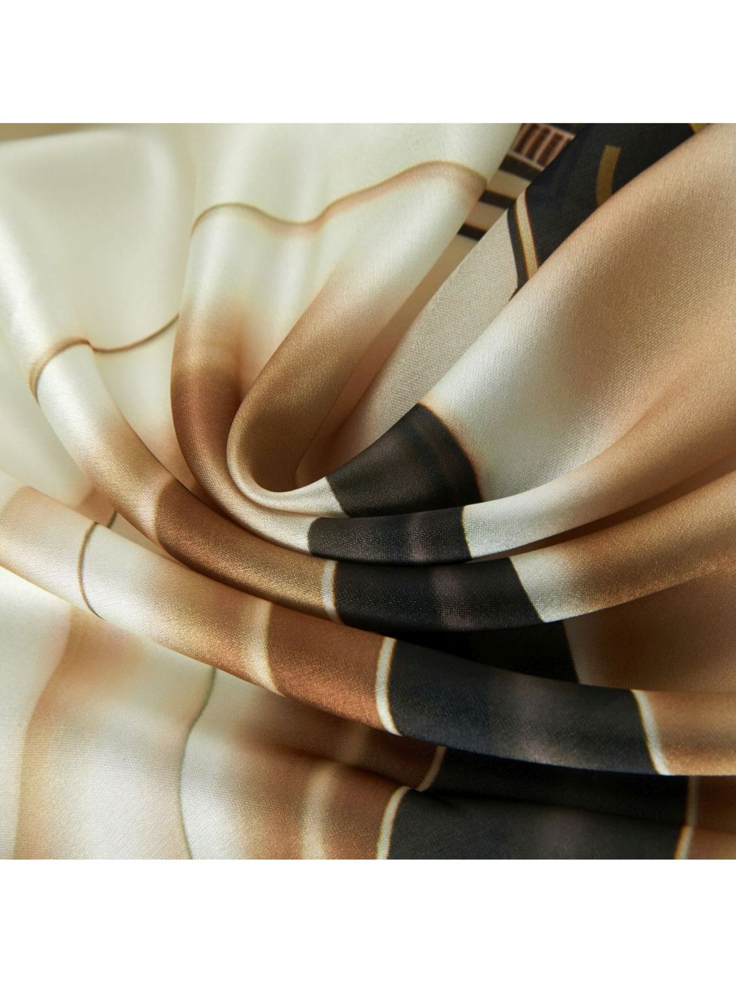 Sciarpa 'Petit carré de soie Paint Cléo' di alberto cabale in nero