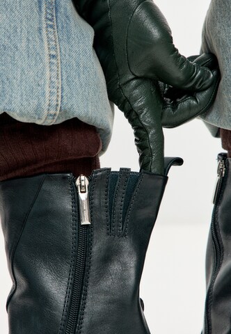 CESARE GASPARI Boots in Zwart