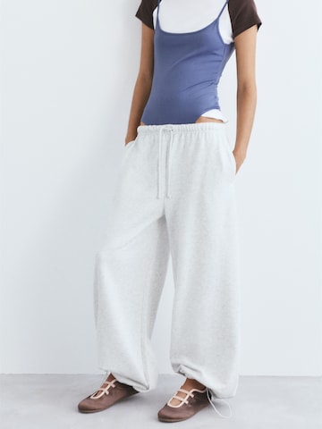 Wide leg Pantaloni de la Pull&Bear pe gri