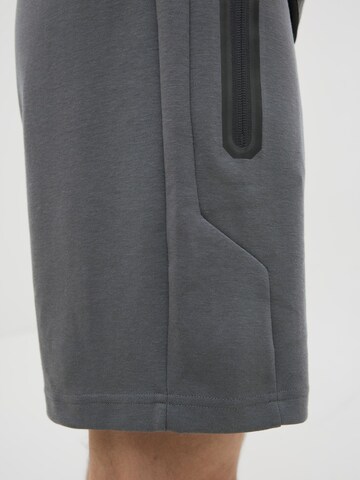 JACK & JONES Regular Trousers in Grey