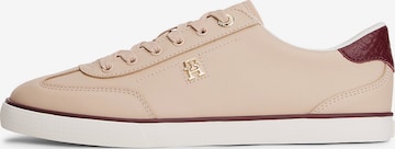 Baskets basses TOMMY HILFIGER en beige : devant