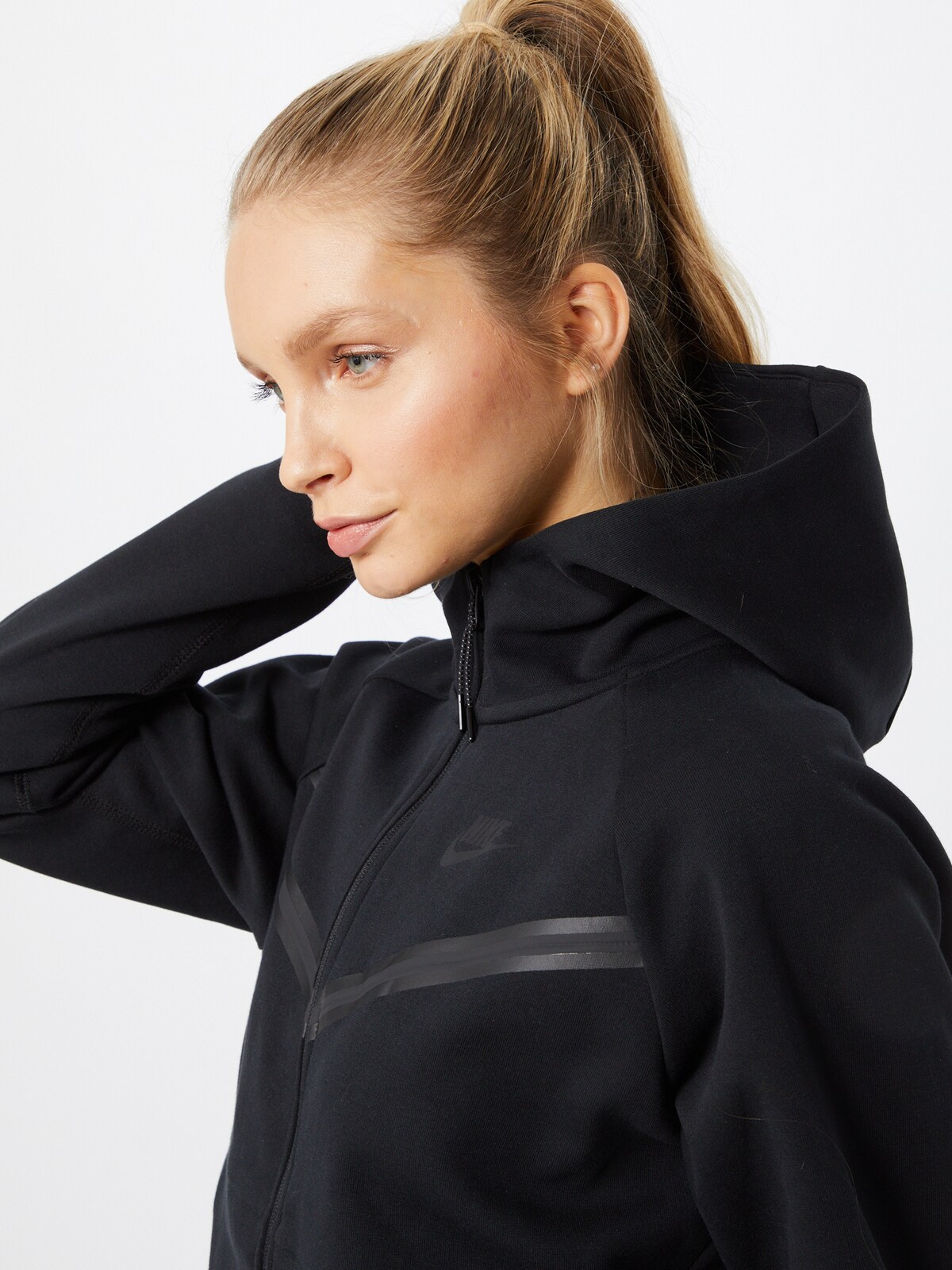 Nike Sportswear Суичъри с качулка в черно | ABOUT YOU